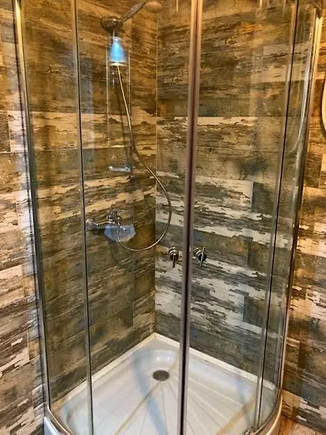 Polaris Inn Apartments 반스코