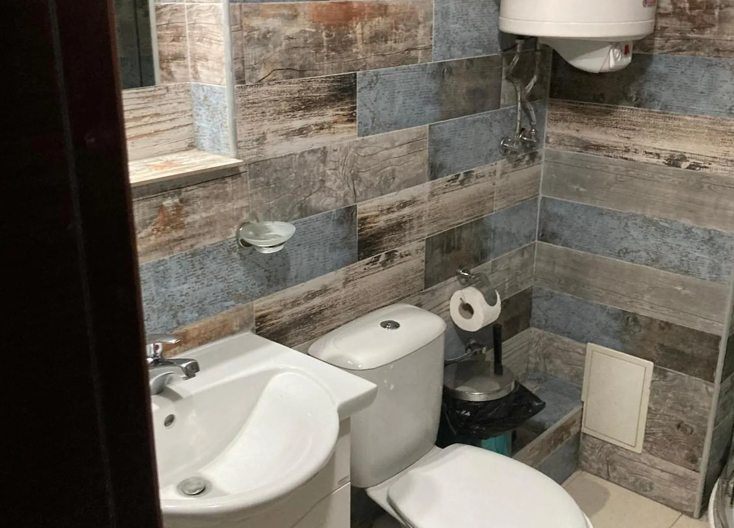 Polaris Inn Apartments 반스코