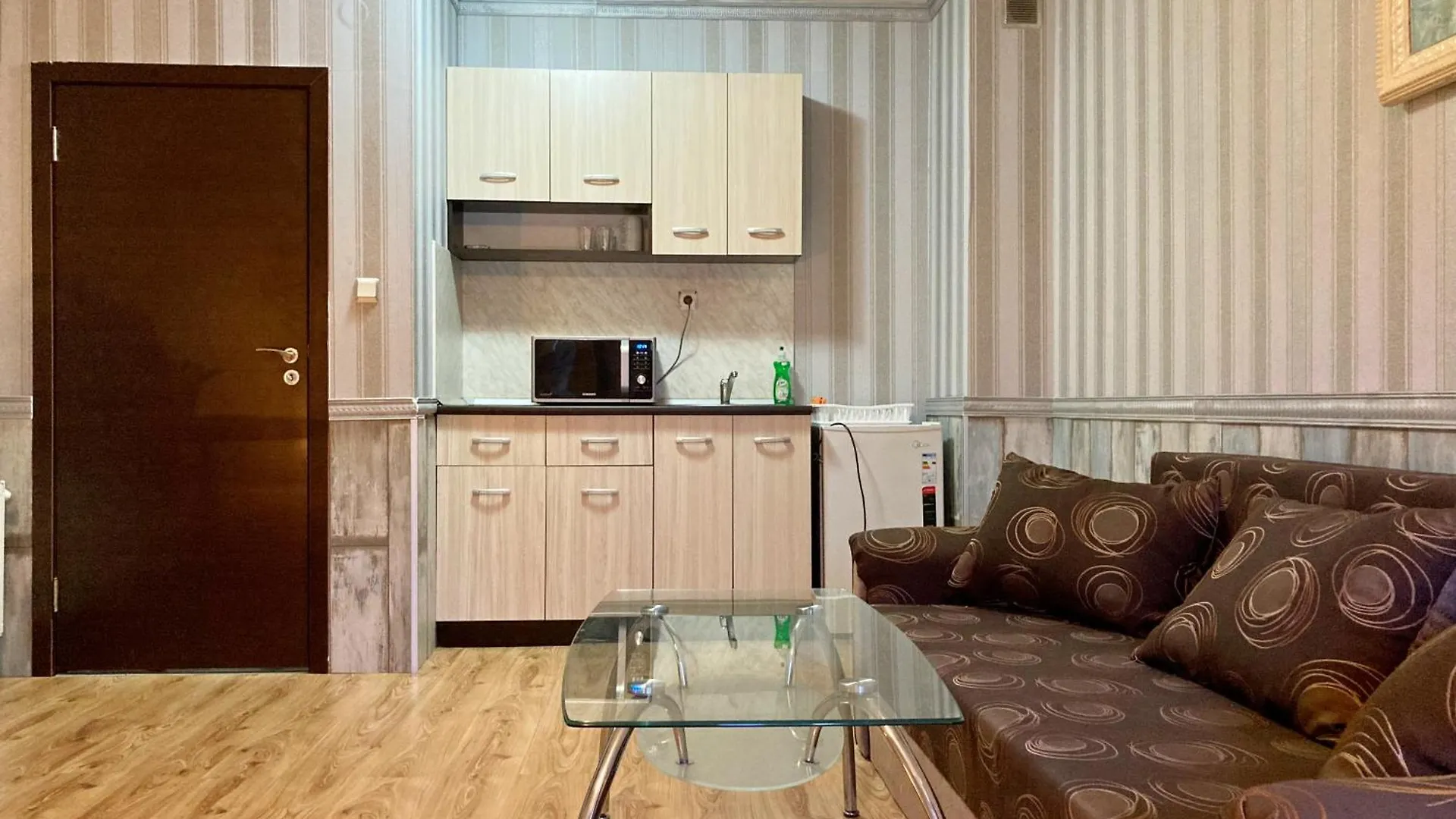 Polaris Inn Apartments 반스코